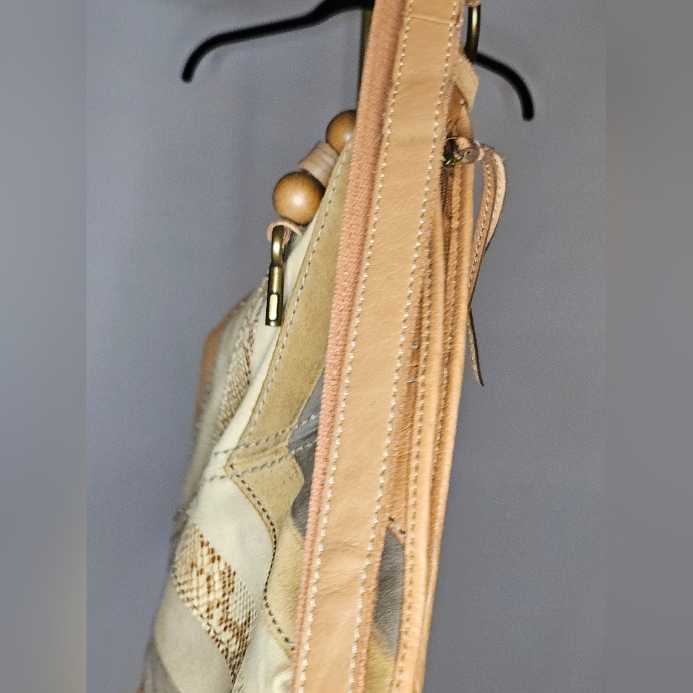 Fossil Chevron Crossbody Bag in Tan and Cream - Picture 13 of 13